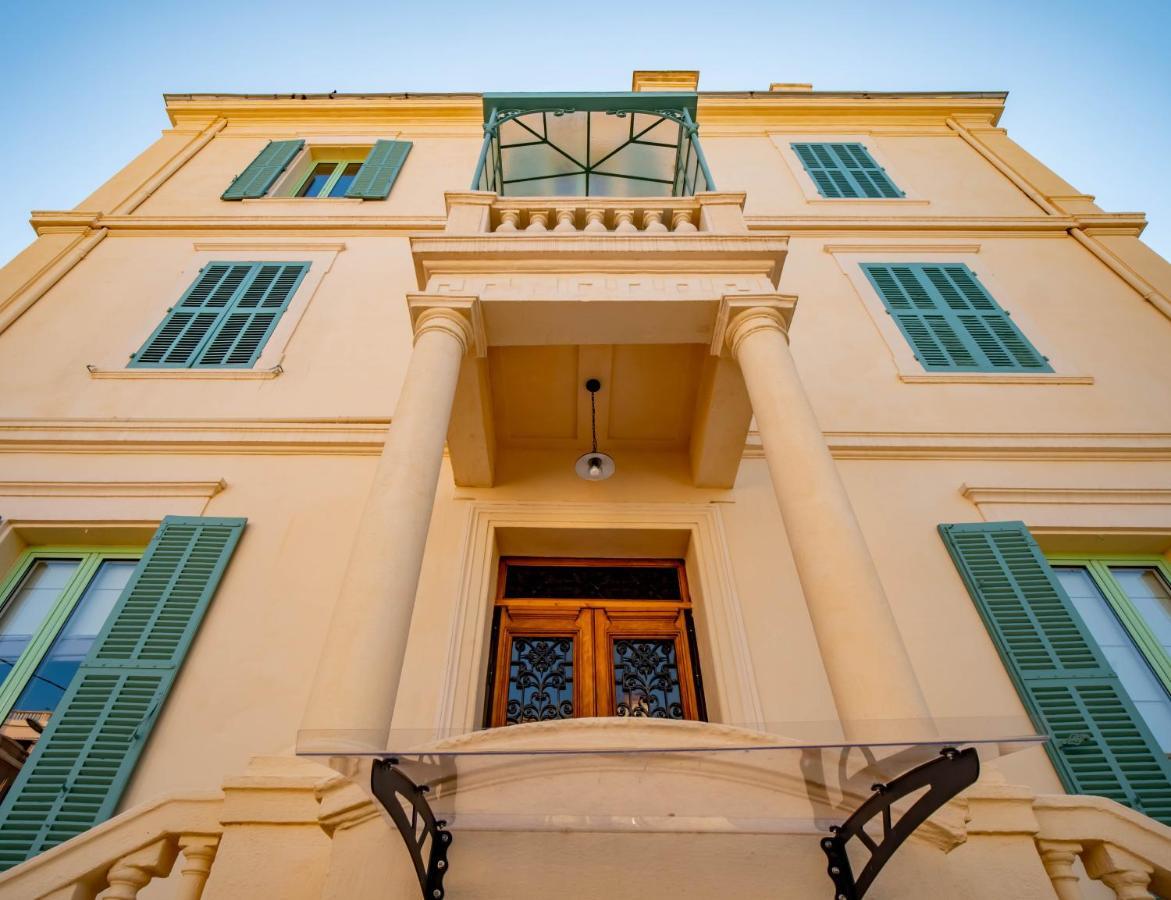Banana'S Camp Hostel Cannes Exterior photo