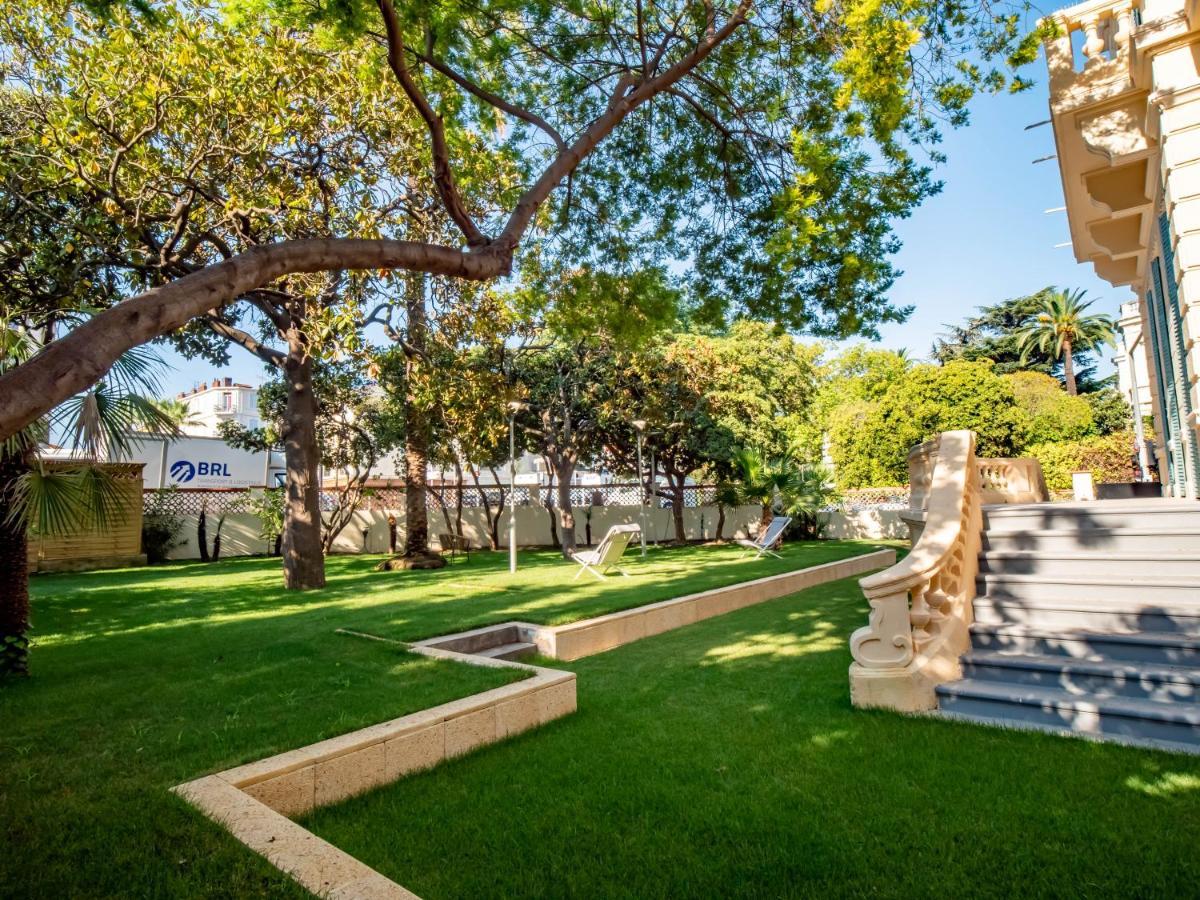 Banana'S Camp Hostel Cannes Exterior photo